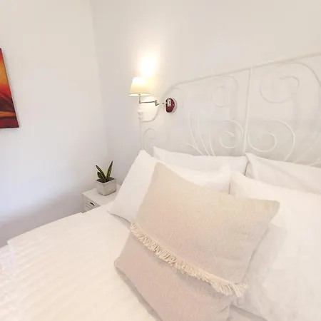 Manolia アパート イプソス